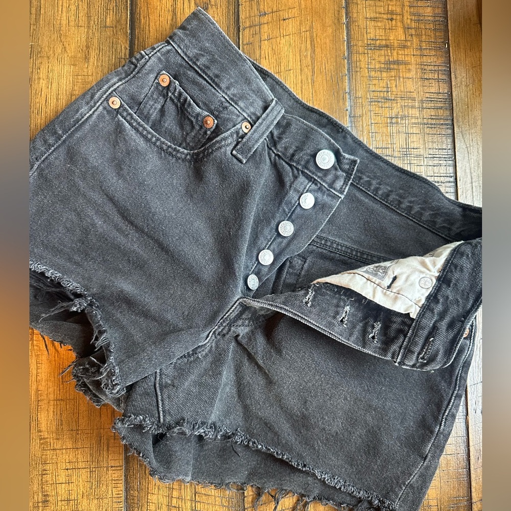 Women’s Levis 501 High Waisted Jean Short